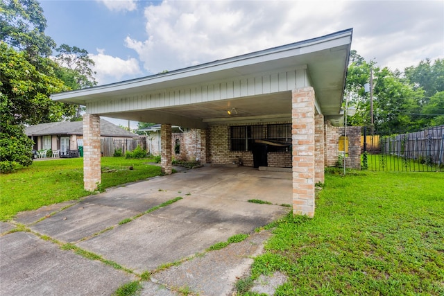 7726 Melanie St, Houston, TX 77016 - view of parking / parking lot featuring driveway and a carport