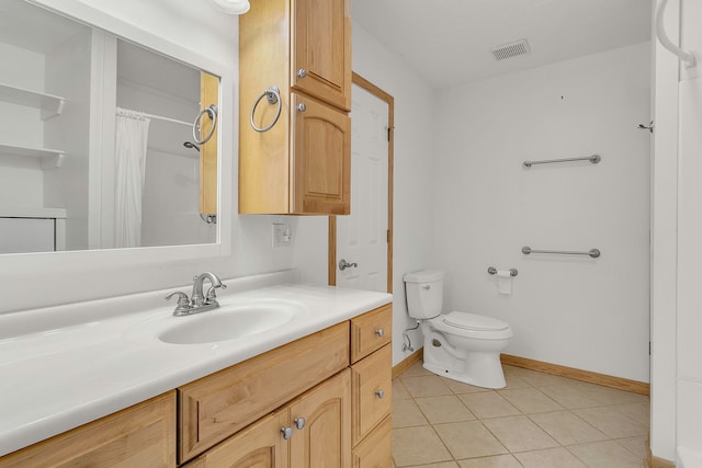 123 Sea Gull Dr, Livingston, TX 77351 - full bathroom with vanity, tile patterned flooring, and curtained shower