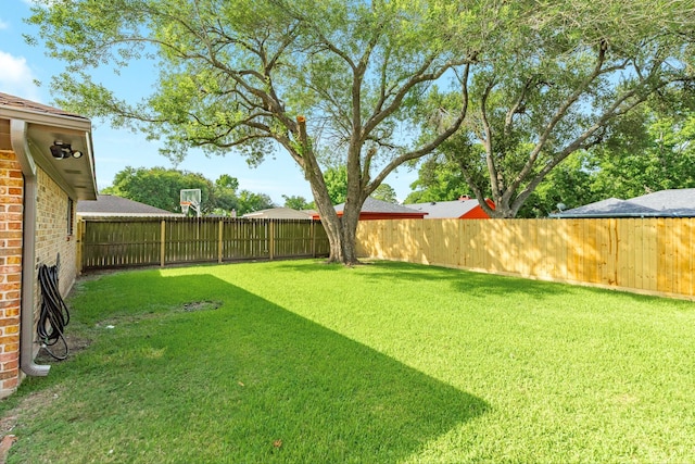 2910 Castle Ct, Pearland, TX 77581 - view of fenced backyard