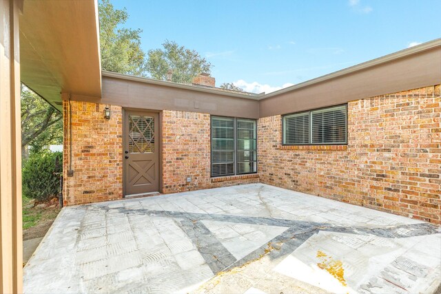 2910 Castle Ct, Pearland, TX 77581 - view of patio / terrace