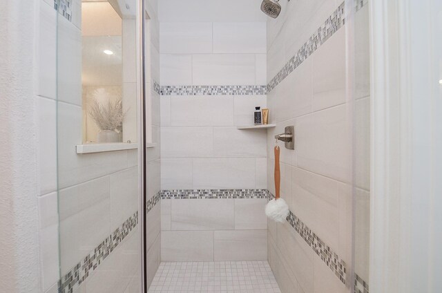 8703 Silver Crest Ln, Missouri City, TX 77459 - bathroom featuring a shower stall