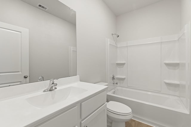 1035 Rosewood Trl, Beasley, TX 77417 - bathroom with vanity, bathing tub / shower combination, and wood finished floors