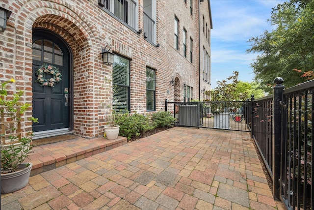 9520 London Bridge Sta, Houston, TX 77045 - entrance to property featuring brick siding