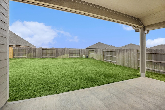 1818 Homewood Point Ln, Rosharon, TX 77583 - fenced backyard with a patio area