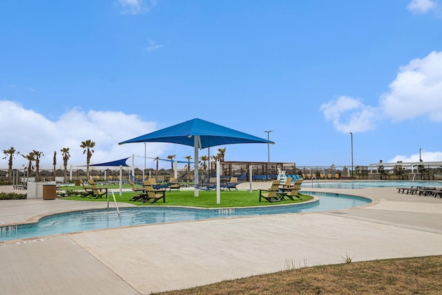 1818 Homewood Point Ln, Rosharon, TX 77583 - community pool with a yard and a patio area
