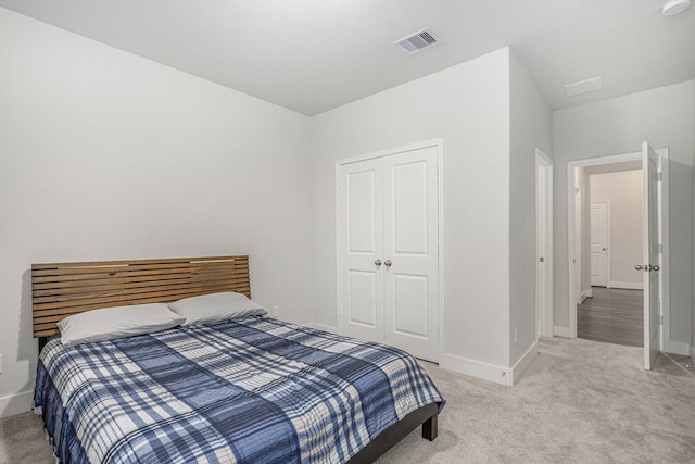 1818 Homewood Point Ln, Rosharon, TX 77583 - bedroom featuring light colored carpet and a closet