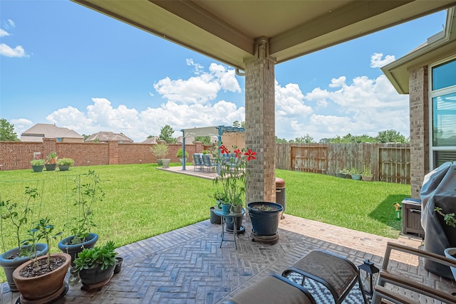 25603 Kearsley Dr, Katy, TX 77494 - fenced backyard featuring a patio
