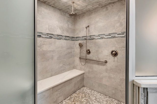 820 Meadow Ln, Wharton, TX 77488 - bathroom featuring tiled shower