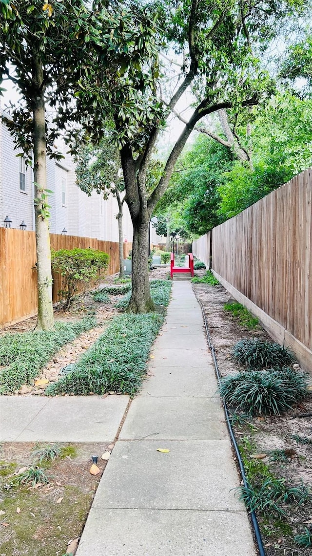 17629 Red Oak Dr Unit 7629, Houston, TX 77090 - photo 2
