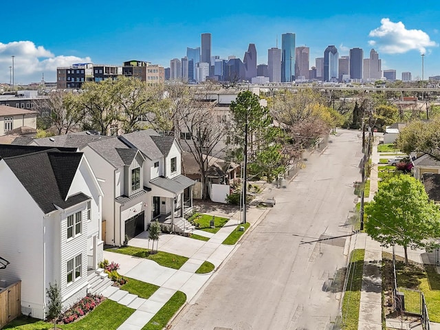 2708 Morrison St, Houston, TX 77009 - skyline view
