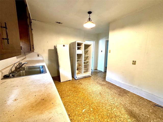 516 S Pecan Ave, Luling, TX 78648 - photo 17