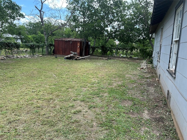 107 Russell St, Liberty Hill, TX 78642 - view of grassy yard