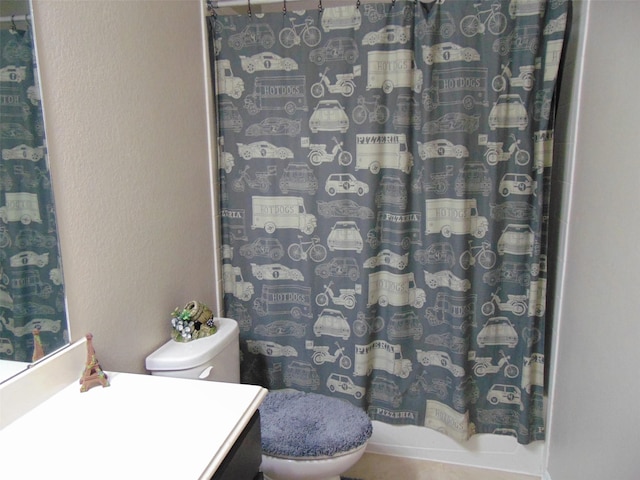 23727 Scotsman Dr, Katy, TX 77493 - bathroom featuring a textured wall, vanity, and curtained shower
