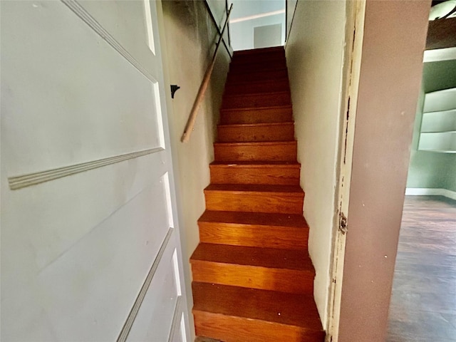 5119 33rd St, Groves, TX 77619 - view of stairs