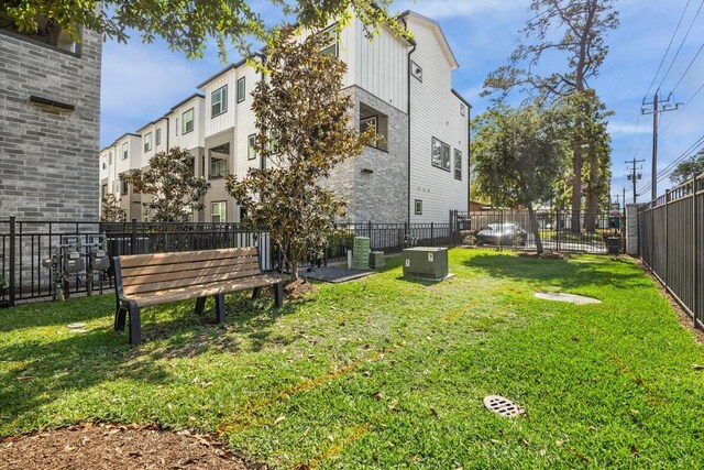 1051 Timbergrove Yards Ln, Houston, TX 77008