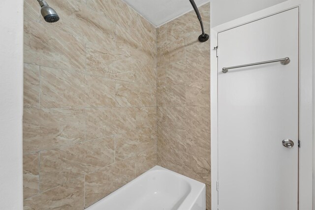 10427 Envoy St, Houston, TX 77016 - bathroom featuring shower / bathtub combination
