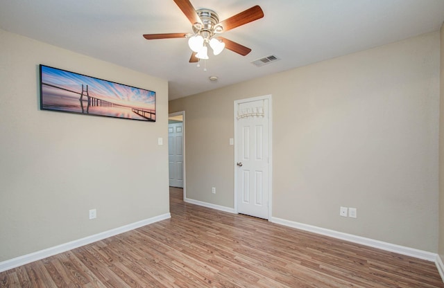 5409 Gold St, Houston, TX 77026 - unfurnished room with light wood finished floors and a ceiling fan