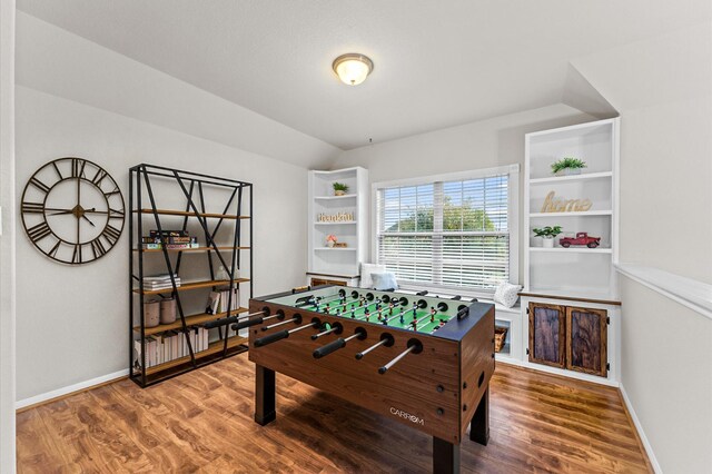 9415 Vista Falls Ct, Richmond, TX 77469 - rec room featuring wood finished floors and baseboards