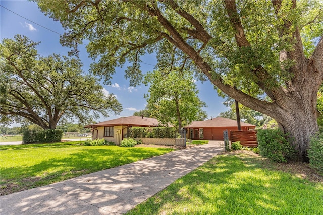 322 E Obryant St, Bellville, TX 77418