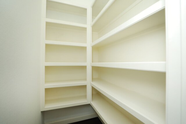 5120 Larkin St, Houston, TX 77007 - view of pantry
