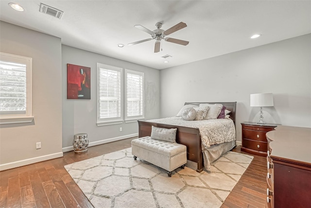 5120 Larkin St, Houston, TX 77007 - bedroom featuring wood finished floors, recessed lighting, and a ceiling fan