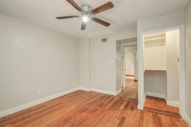 911 Wooding St, Houston, TX 77011 - empty room featuring wood finished floors and ceiling fan