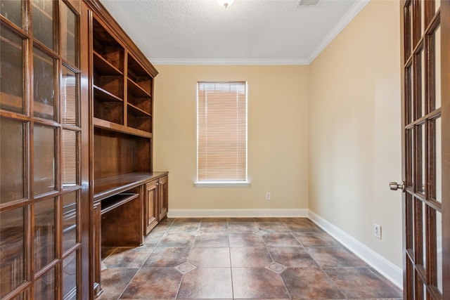 8666 Pearl Point St, Houston, TX 77044 - unfurnished office with ornamental molding
