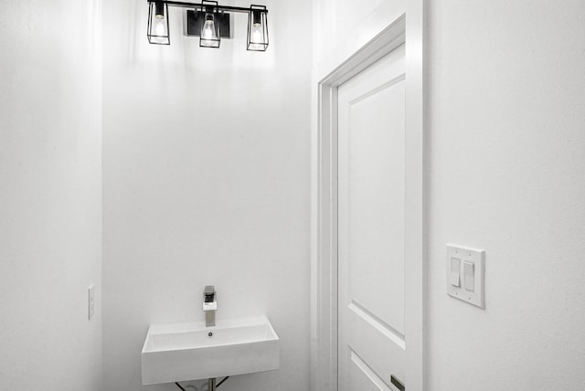 2122 Oatfield Dr, Houston, TX 77018 - bathroom featuring a sink