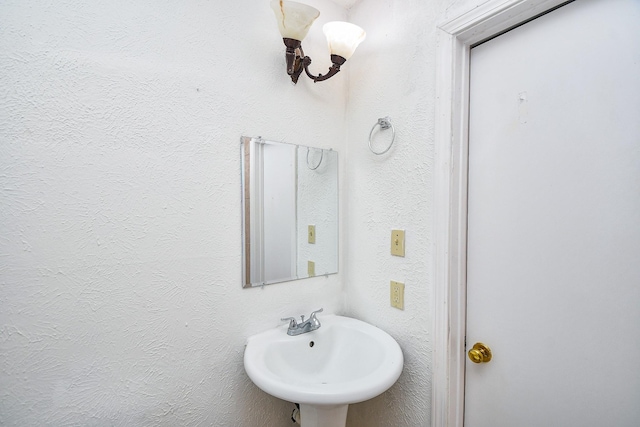 6915 Jeb Stuart Dr, Richmond, TX 77469 - bathroom featuring a sink