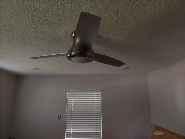 4104 Idaho St, Houston, TX 77021 - detailed view of a textured ceiling and a ceiling fan