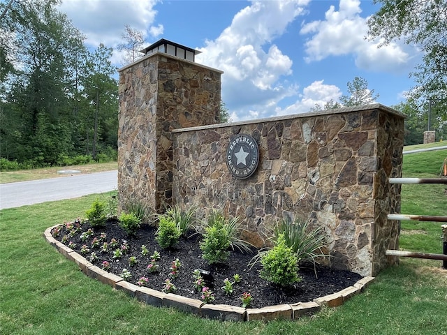 16611 Retreat Rd, Willis, TX 77378