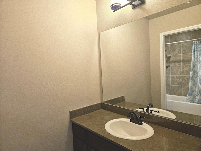 3811 Pearl Pass Ln, Sugar Land, TX 77479 - full bath with vanity and shower / bath combo