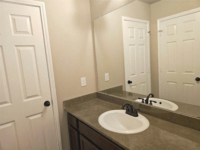 3811 Pearl Pass Ln, Sugar Land, TX 77479 - bathroom with vanity