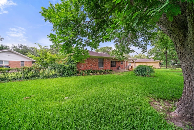 5006 Hazelton St, Houston, TX 77035 - view of grassy yard