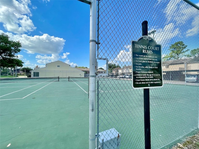 7840 Bateman Ln, Houston, TX 77088 - view of tennis court