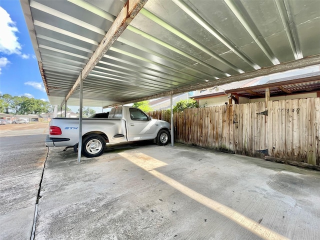 7840 Bateman Ln, Houston, TX 77088 - view of parking