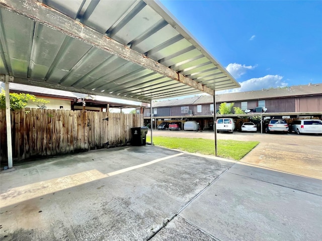 7840 Bateman Ln, Houston, TX 77088 - view of covered parking lot