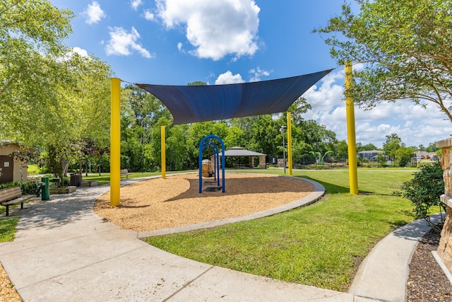 454 Fishhawk Way, Crosby, TX 77532 - communal playground with a lawn