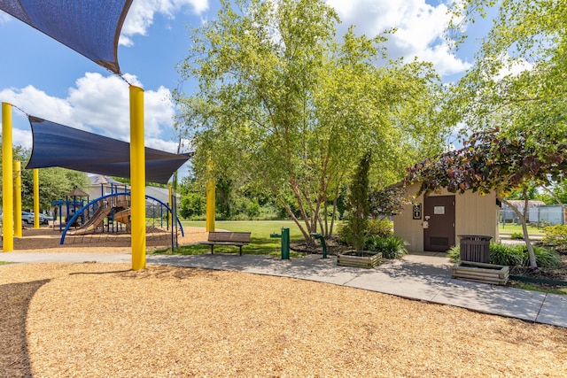 454 Fishhawk Way, Crosby, TX 77532 - view of yard