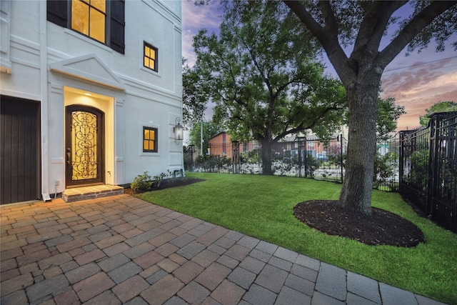 5200 Jackson St, Houston, TX 77004 - view of yard at dusk