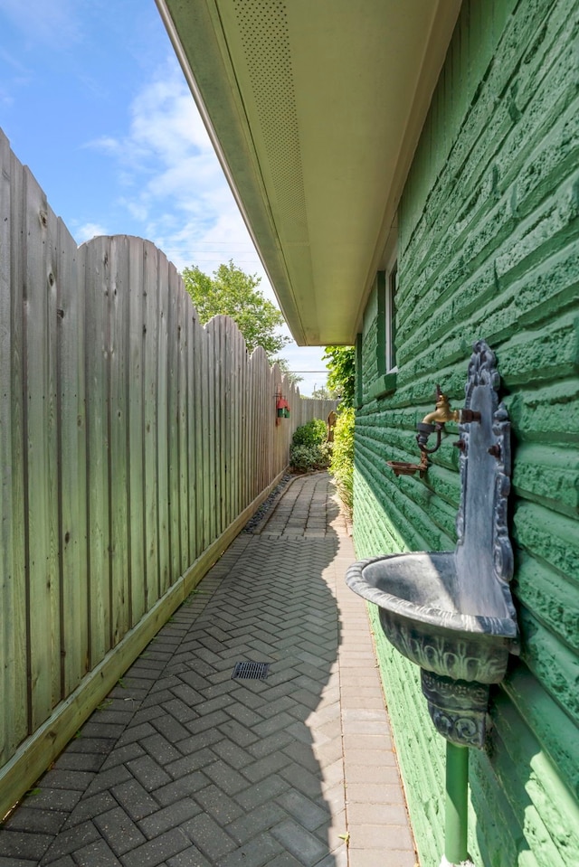 5022 Briarbend Dr, Houston, TX 77035 - view of patio