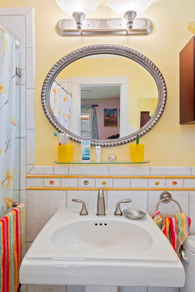 5022 Briarbend Dr, Houston, TX 77035 - full bath featuring toilet and a sink