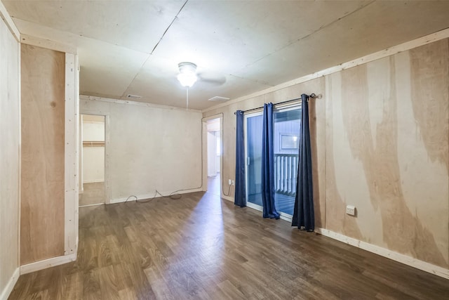 7528 Gainesville St, Houston, TX 77020 - empty room featuring wood finished floors and baseboards