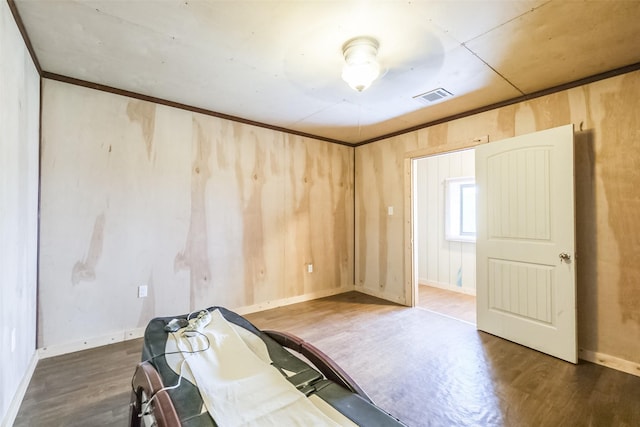 7528 Gainesville St, Houston, TX 77020 - unfurnished room with wood finished floors