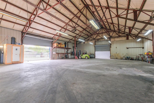 7528 Gainesville St, Houston, TX 77020 - garage featuring metal wall