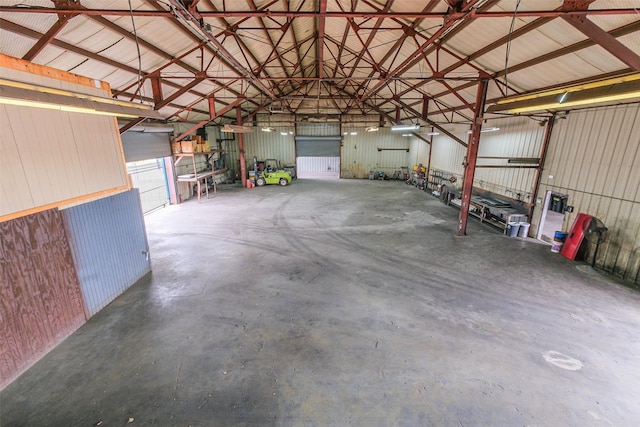 7528 Gainesville St, Houston, TX 77020 - garage featuring metal wall