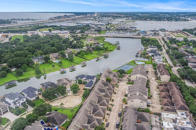 2032 Glencove Dr, Seabrook, TX 77586 - view of property location featuring a large body of water and nearby suburban area