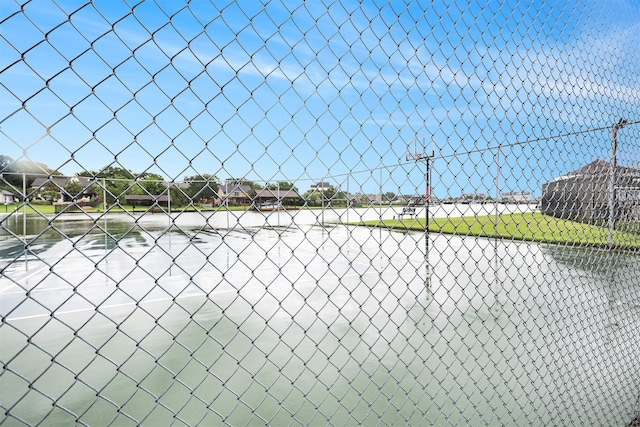 2032 Glencove Dr, Seabrook, TX 77586 - view of tennis court
