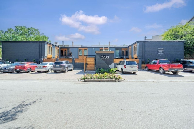 2703 Mason St Unit 13, Houston, TX 77006 - view of property with uncovered parking