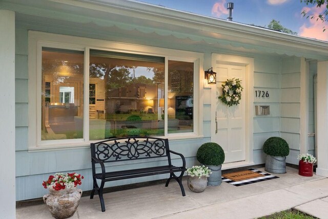 1726 Saxon Dr, Houston, TX 77018 - view of exterior entry at dusk